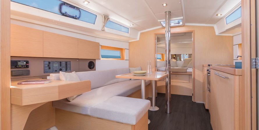 Beneteau Oceanis 38