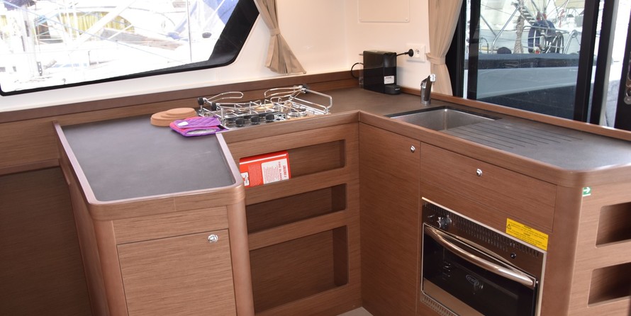Lagoon 42
