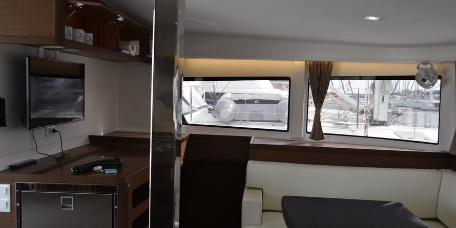 Lagoon 42