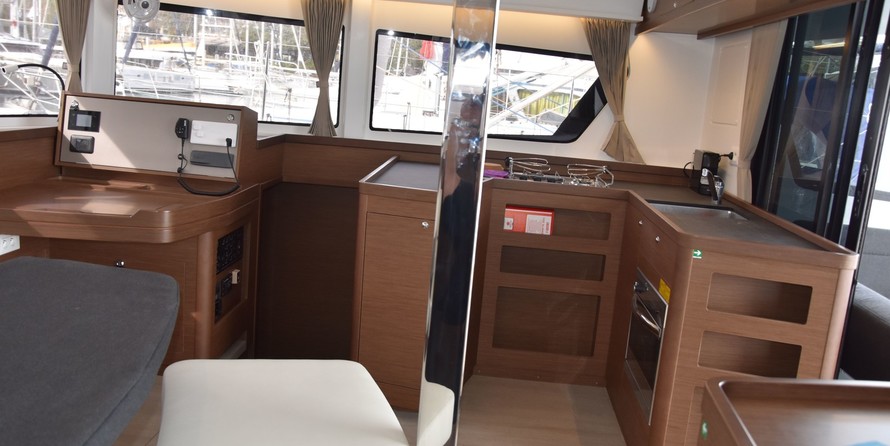 Lagoon 42