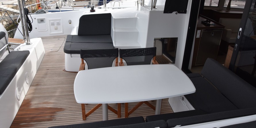 Lagoon 42