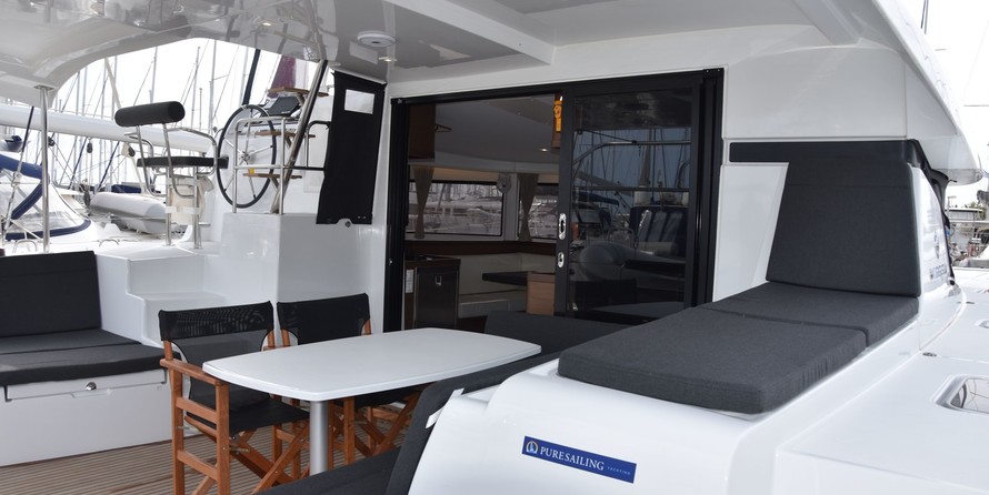 Lagoon 42