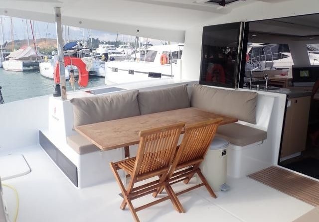 Fountaine Pajot Lucia 40