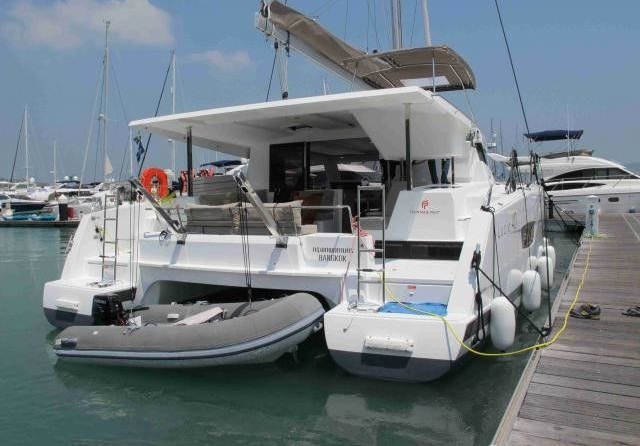 Fountaine Pajot Lucia 40