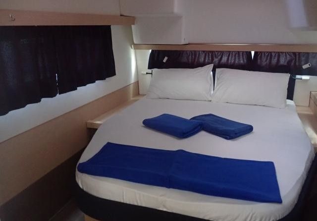 Fountaine Pajot Lucia 40