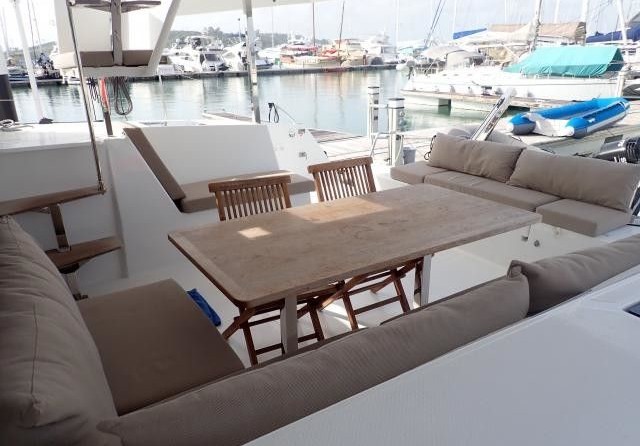 Fountaine Pajot Lucia 40