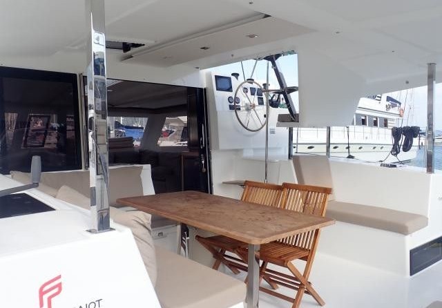 Fountaine Pajot Lucia 40