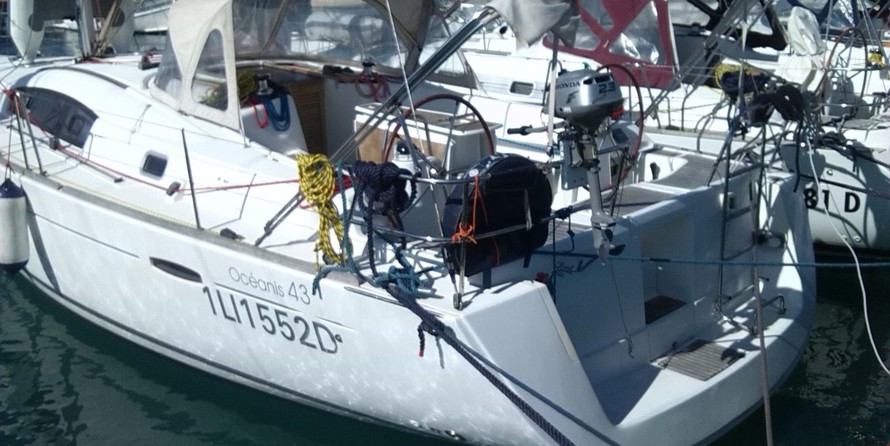 Beneteau Oceanis 43