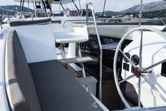 Fountaine Pajot Helia 44