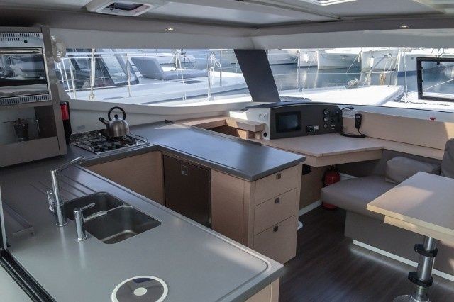 Fountaine Pajot Helia 44