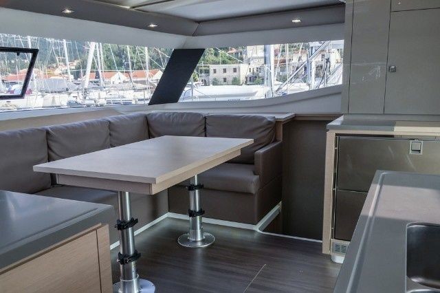 Fountaine Pajot Helia 44