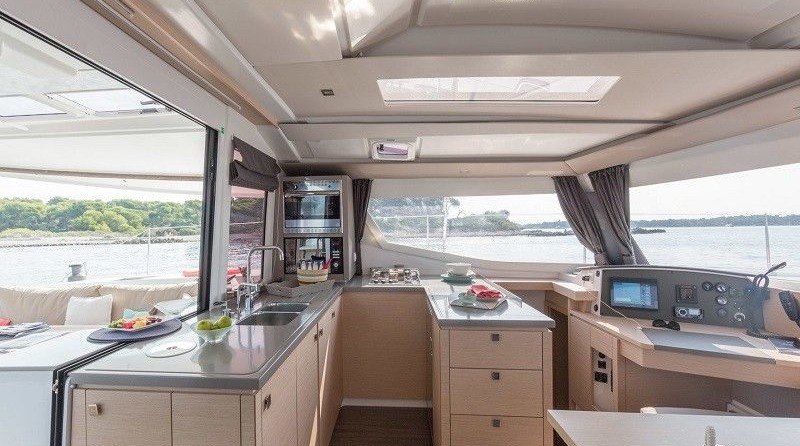 Fountaine Pajot Helia 44