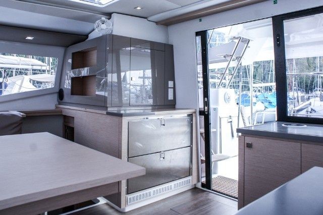 Fountaine Pajot Helia 44