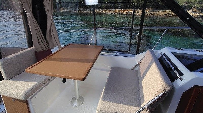 Jeanneau Merry Fisher 895