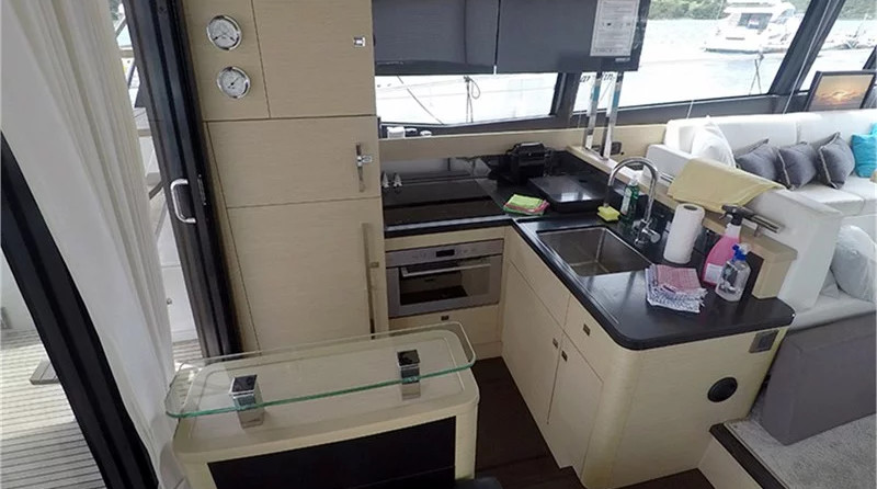 Jeanneau Prestige 590 Fly