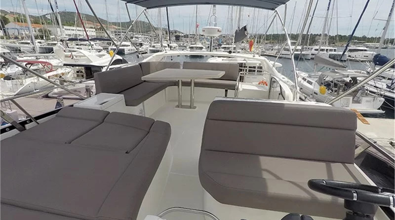 Jeanneau Prestige 590 Fly