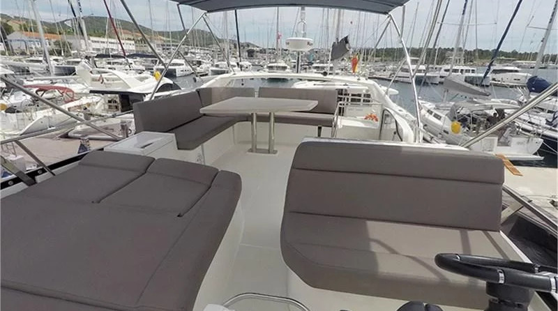 Jeanneau Prestige 590 Fly