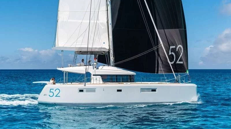 Lagoon 52