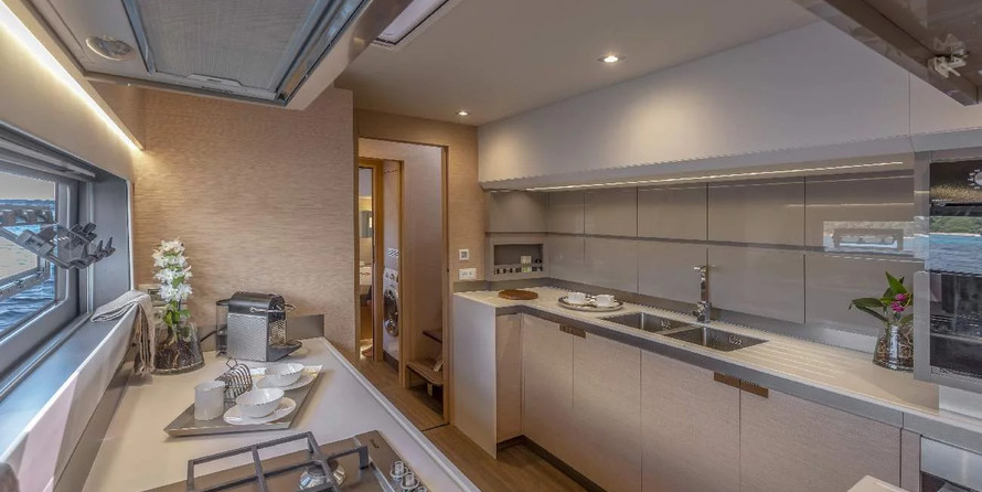 Fountaine Pajot Alegria 67