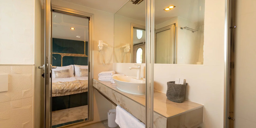 Flash Catamarans VY YOLO