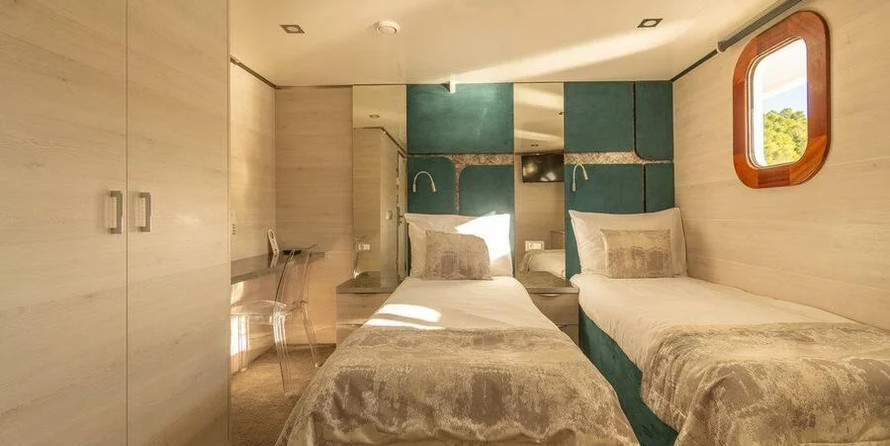 Flash Catamarans VY YOLO