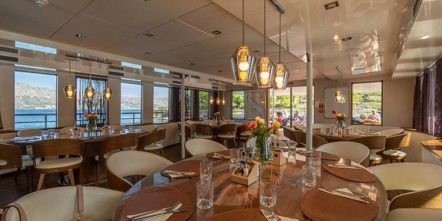 Flash Catamarans VY YOLO