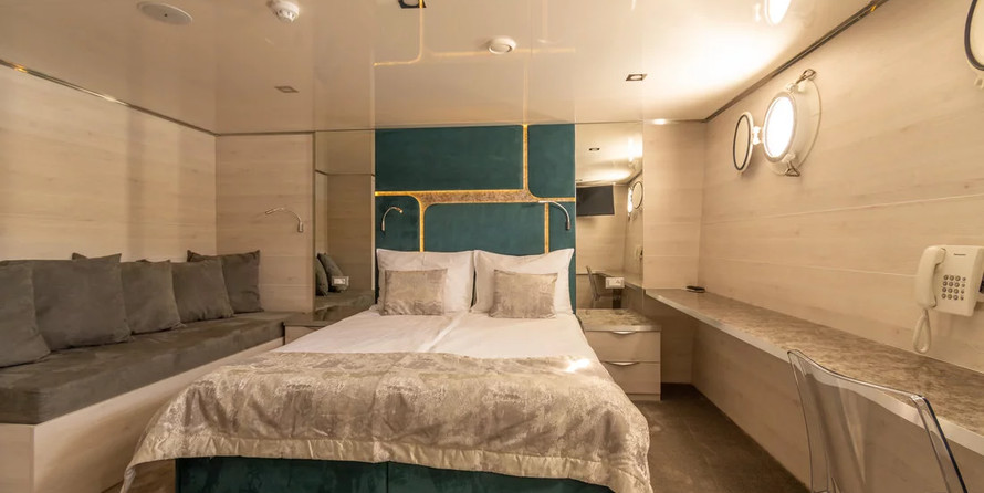 Flash Catamarans VY YOLO