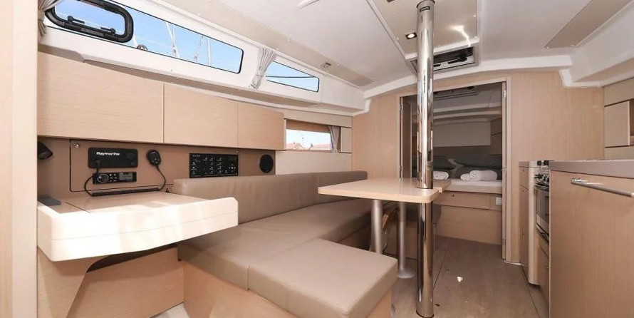 Beneteau Oceanis 35.1