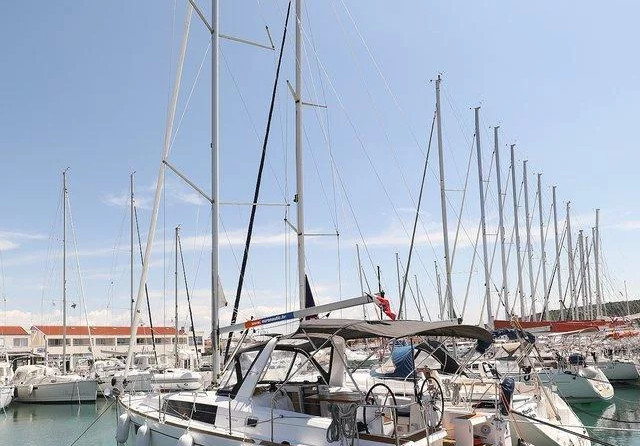 Beneteau Oceanis 35.1