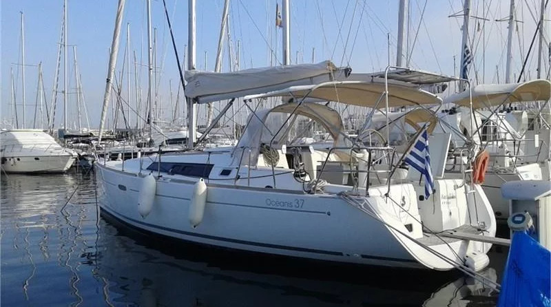 Beneteau Oceanis 37