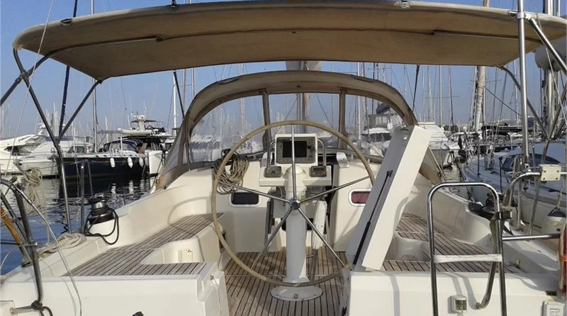 Beneteau Oceanis 37
