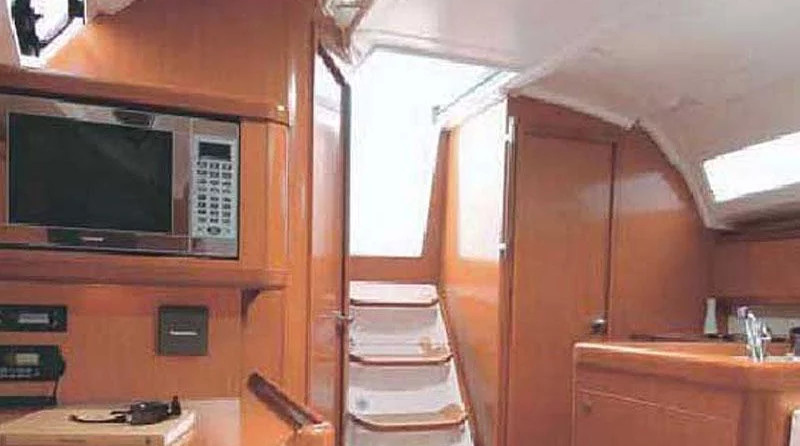 Beneteau Oceanis 37