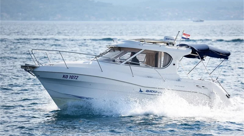 Quicksilver 750 Weekend