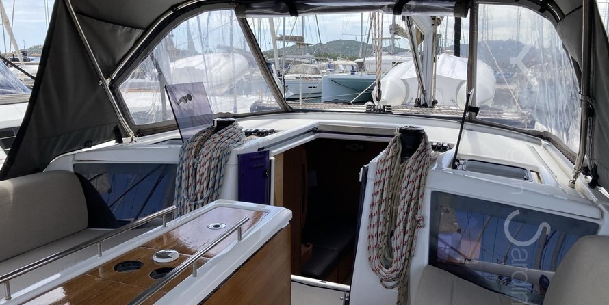 Dufour 390