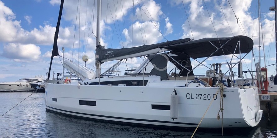 Dufour 390