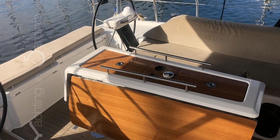 Dufour 390