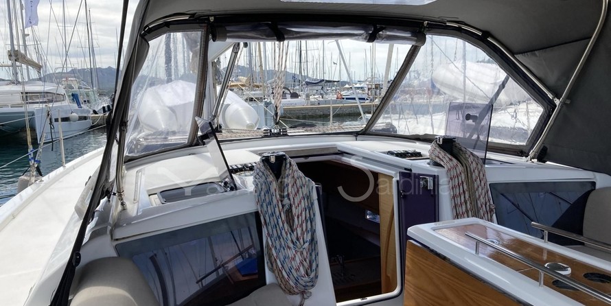 Dufour 390