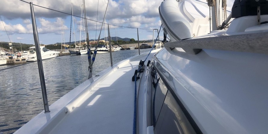 Dufour 390