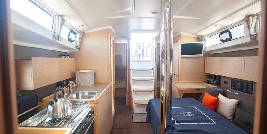 Beneteau Oceanis 38