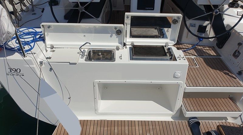 Dufour 390