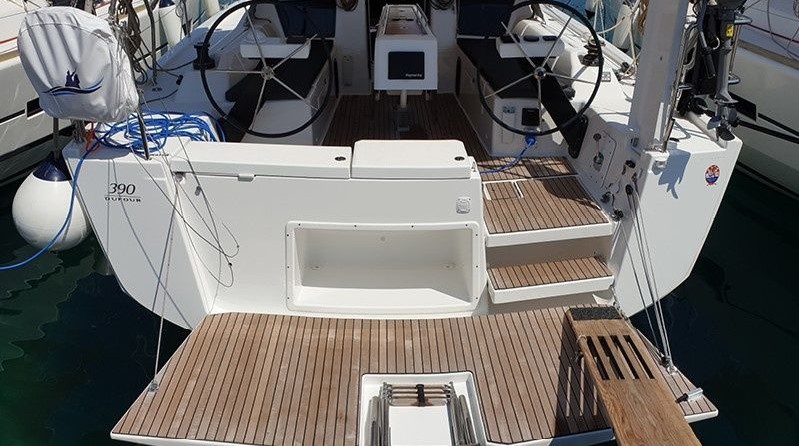 Dufour 390