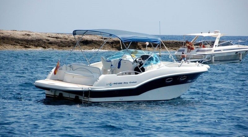 Rio 850 day cruiser