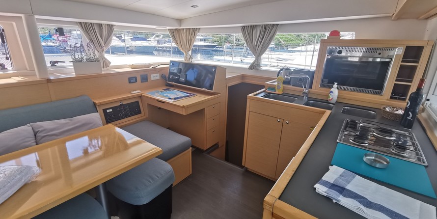 Lagoon 400 S2