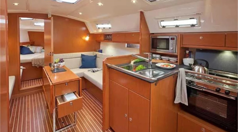 Bavaria Cruiser 36 (2Cab)