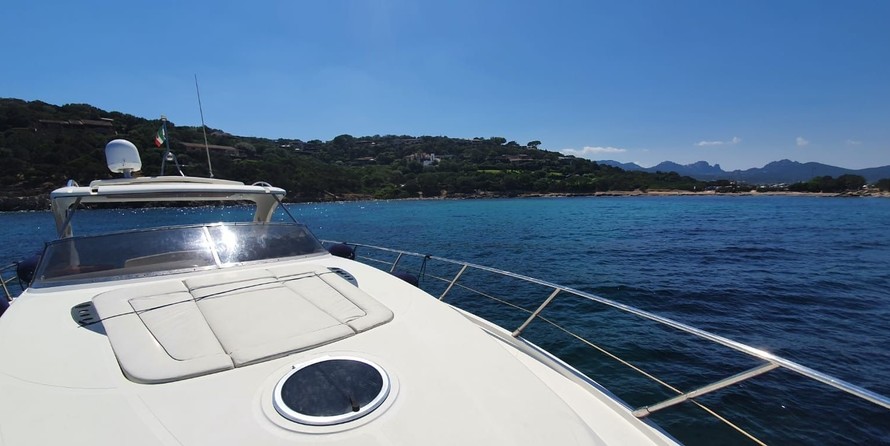 Blu martin 58 feet open