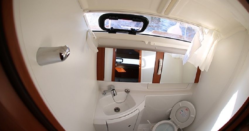 Beneteau Oceanis 37