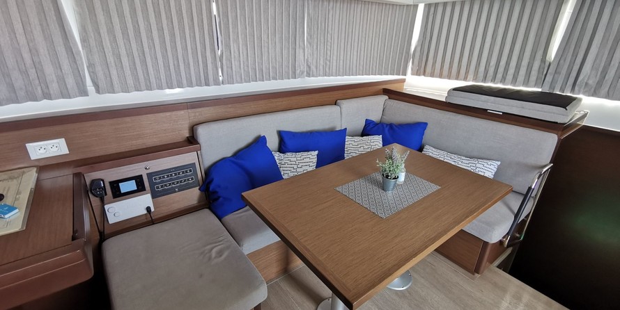 Lagoon 40