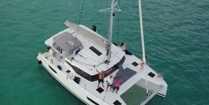 Fountaine Pajot Astréa 42