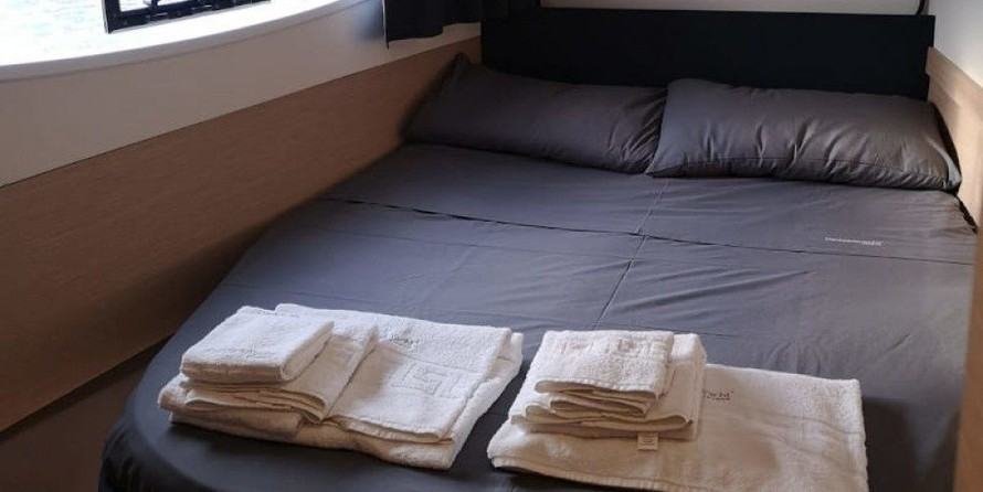 Fountaine Pajot Astréa 42