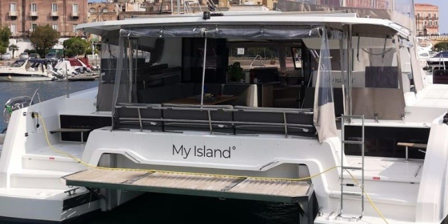 Fountaine Pajot Astréa 42